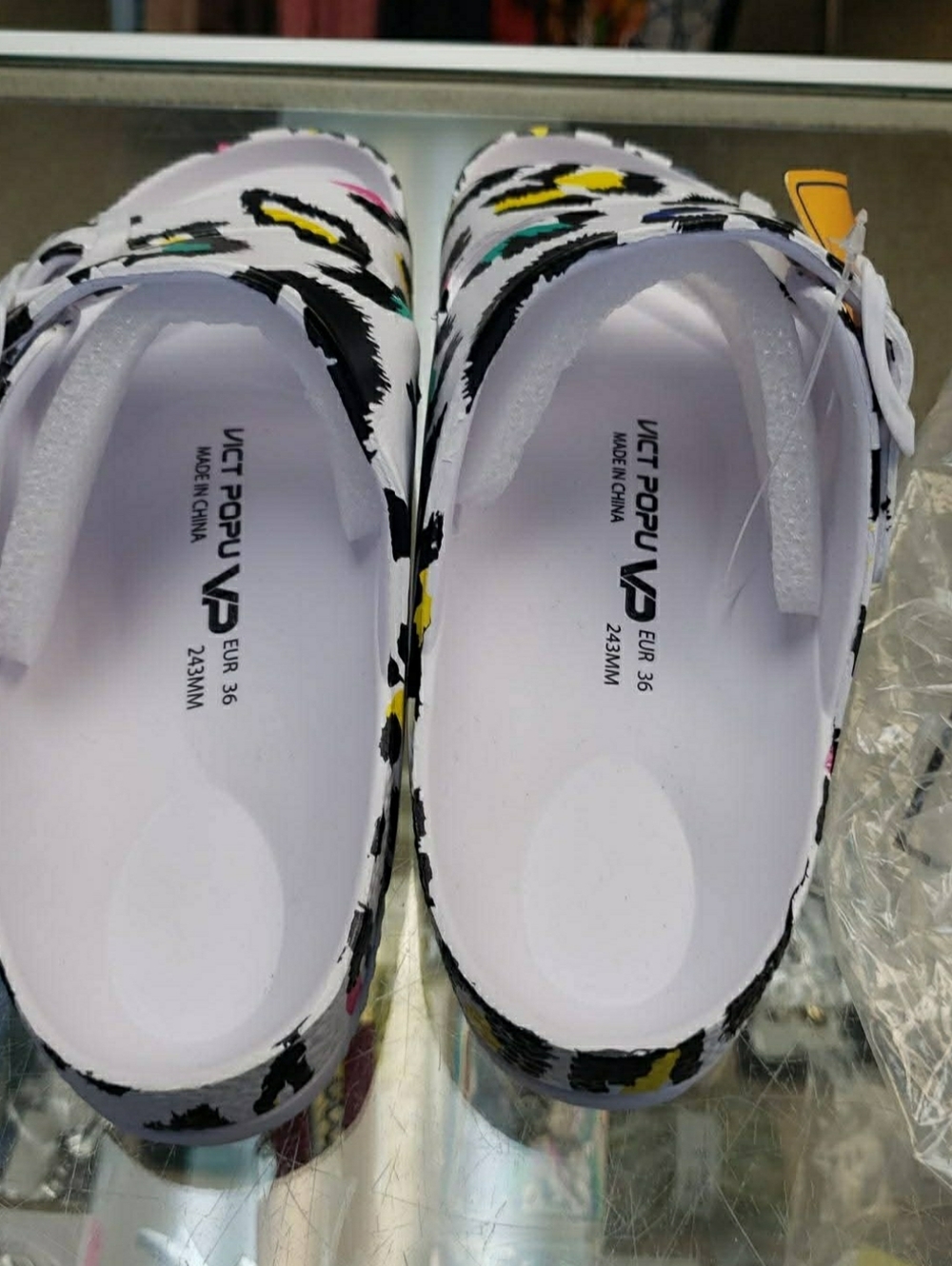 VCT POPU White Floral Comfort Clogs